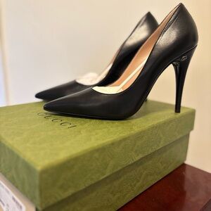 Gucci Black Leather Pointed Toe Stiletto Heels